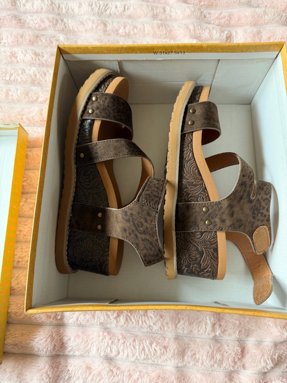 New Buckle wedge sandals